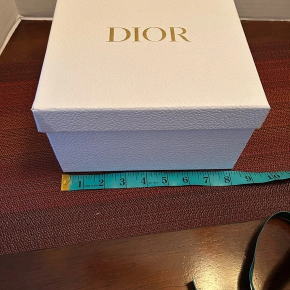 New Christian Dior Beauty Mini Bucket Bag - Picture 12 of 14